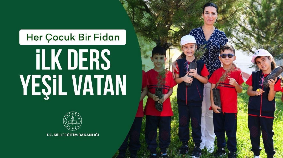 2025-2026 ÖĞRETİM YILIMIZ İLK DERS YEŞİL VATAN ETKİNLİĞİ İLE BAŞLADI